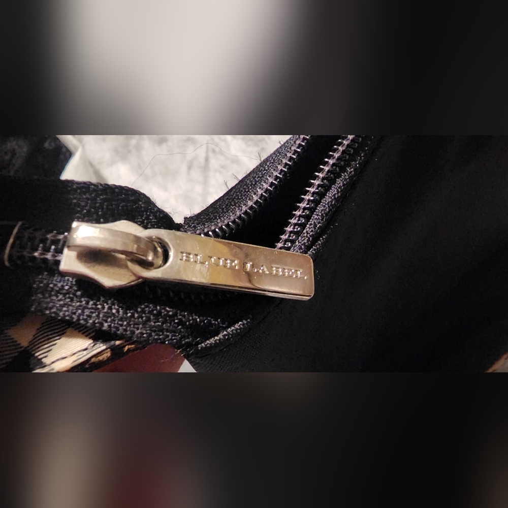 Authentic Burberry Tote bag - Picture 9 of 16